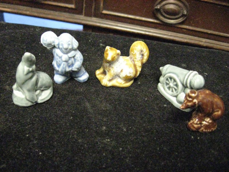 Vintage Wade England Miniature Figurines  